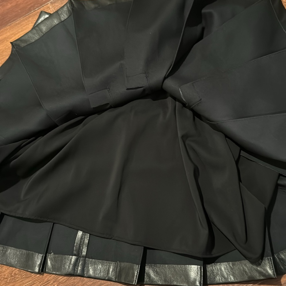 ALICE & OLIVIA Black Pleated Mini Skirt - Picture 11 of 15